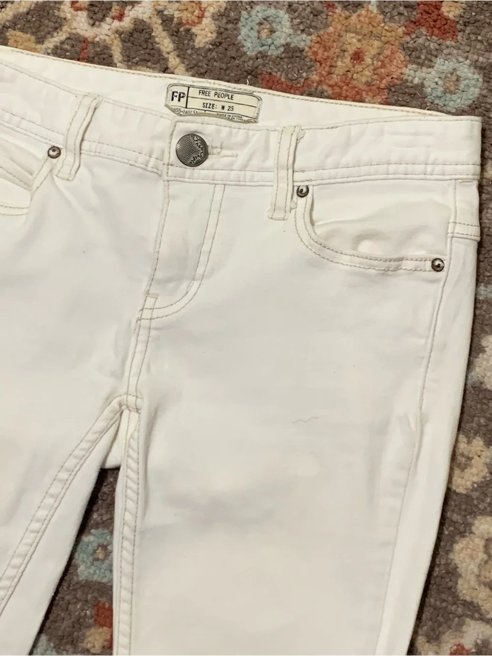 Free People White Distressed Skinny Jeans size 25